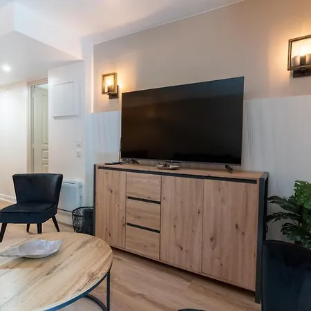 Apartment Tres Bel Renove Avec Piscine Tennis Et Parking Prive 09 *