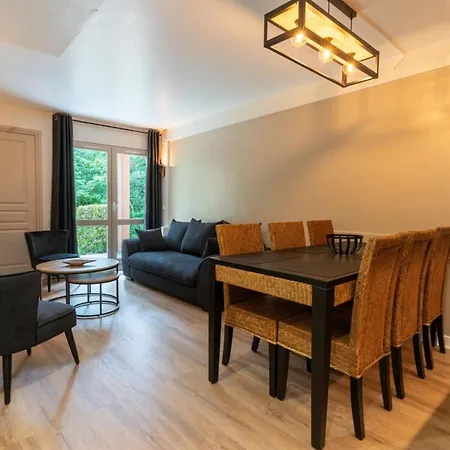 Beautiful Flat With Swimming Pool Tennis Court And Private Car Parking 09