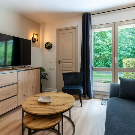 Tres Bel Renove Avec Piscine Tennis Et Parking Prive 09 Apartment