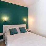 Tres Bel Renove Avec Piscine Tennis Et Parking Prive 09 Apartment