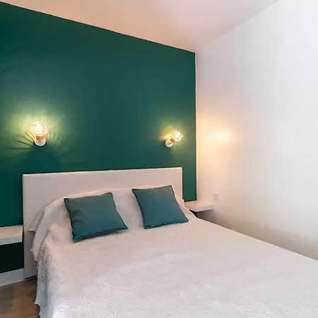 Tres Bel Renove Avec Piscine Tennis Et Parking Prive 09 Apartmán